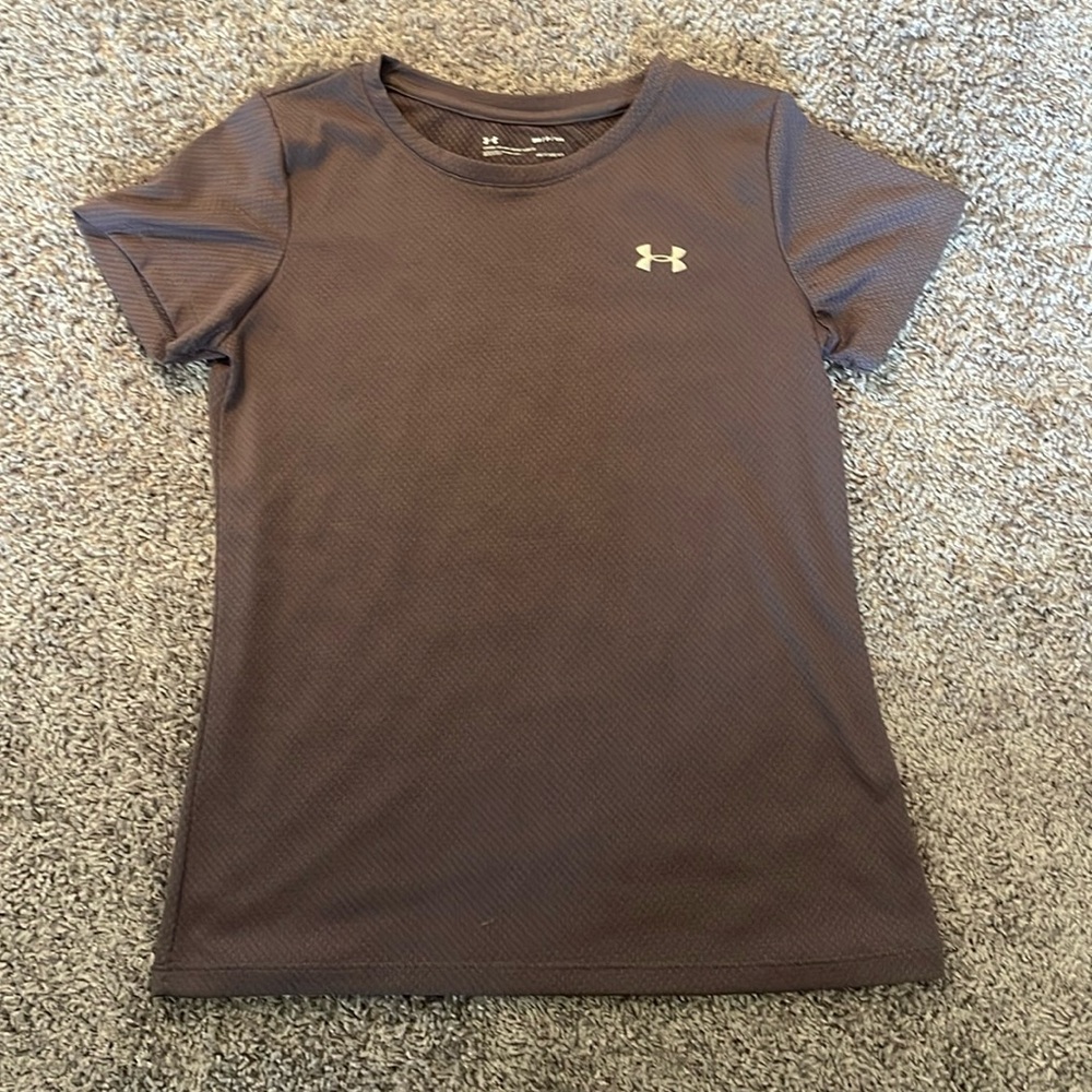 Women's Short Sleeve Purple Loose Fit Heat Gear Under Armour Shirt - Picture 1 of 6